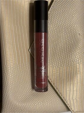 So Susan Liquid Matte Lipstick - Raisin Flesh